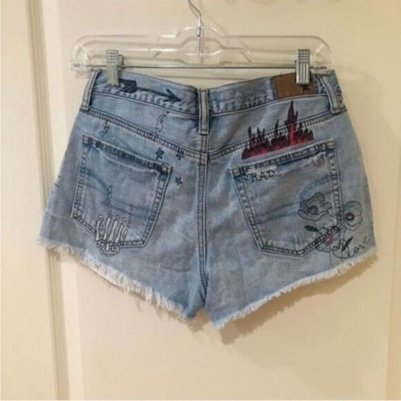 American‎ Eagle button fly shorts - Picture 3 of 10